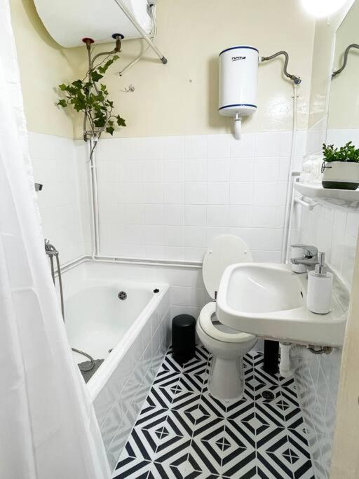 Cute And Quiet Apartment In The Center Of Athens Ngoại thất bức ảnh